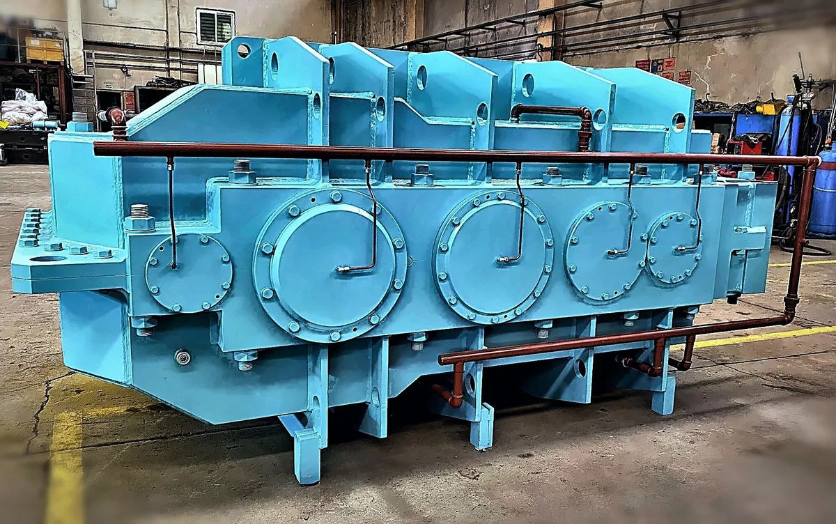 Long mill gearbox in the workshop