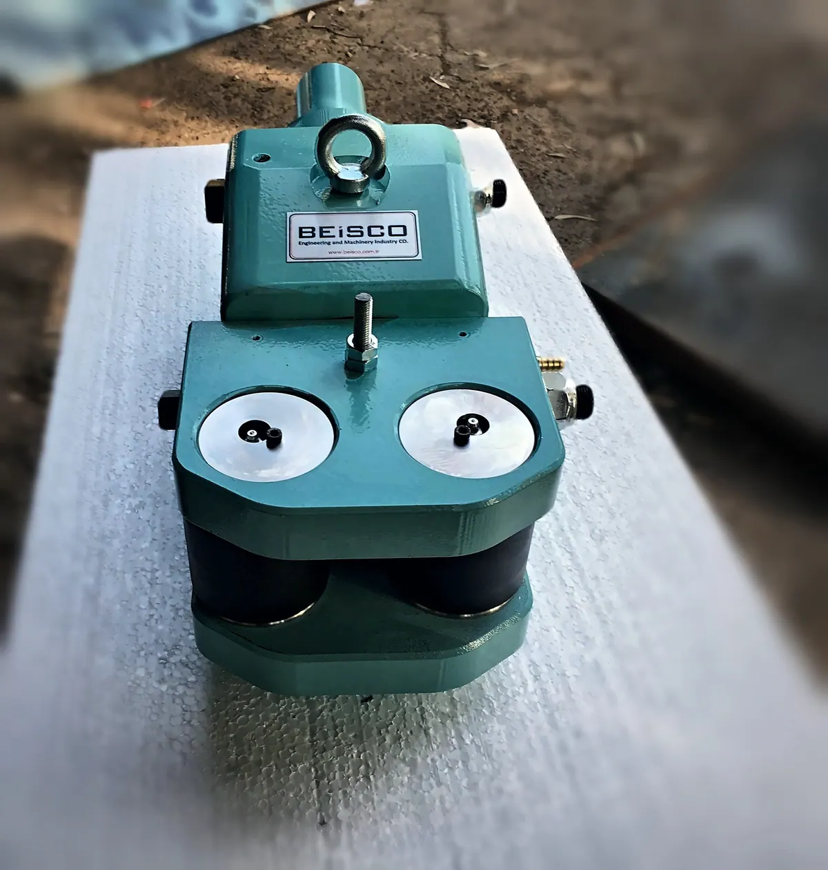 BEISCO roller guide, front view with two guide rollers