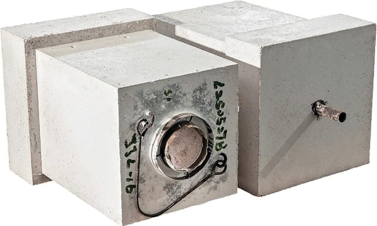Gas-purging bricks
